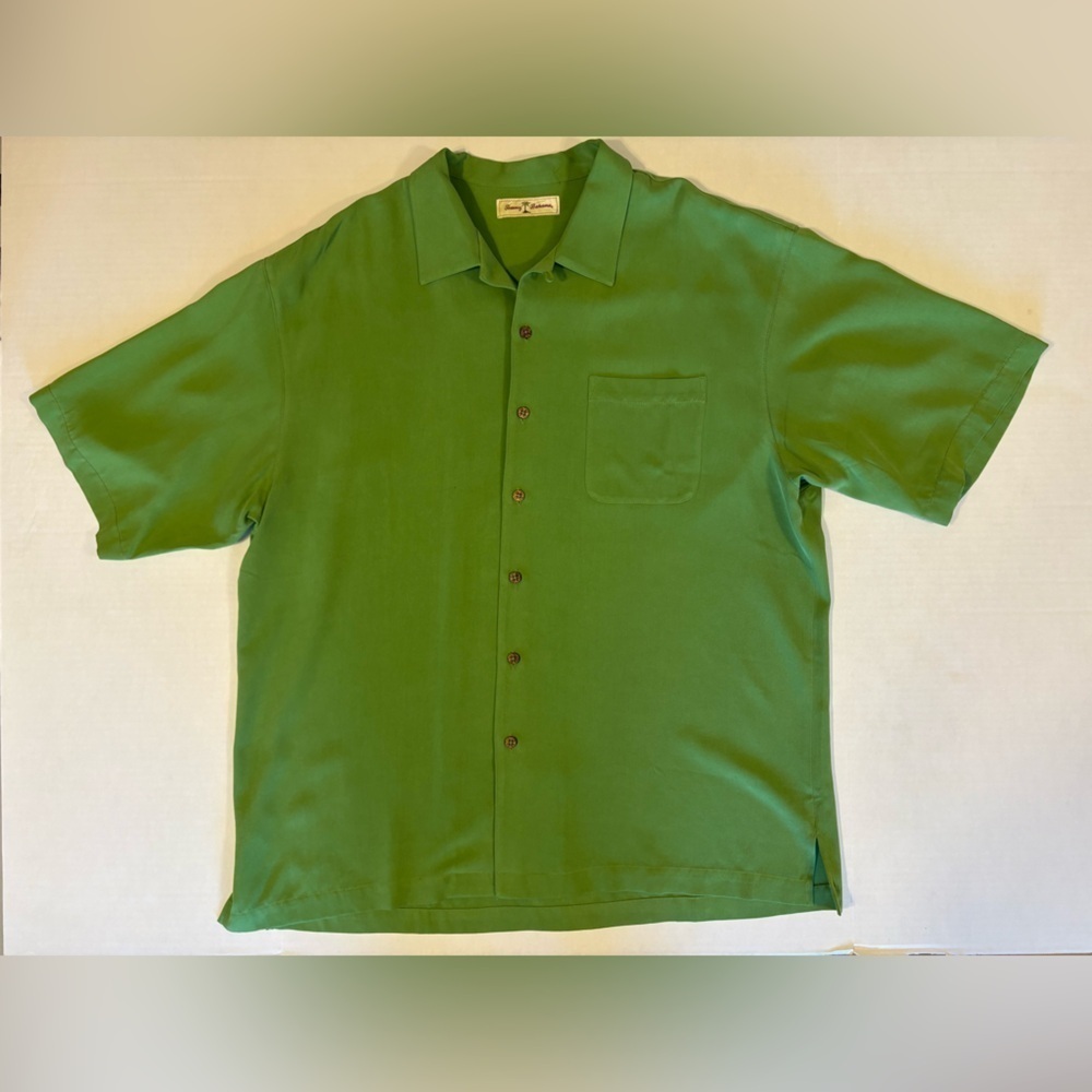 Tommy Bahama green tropical isles 100% silk Hawaiian camo shirt size XL